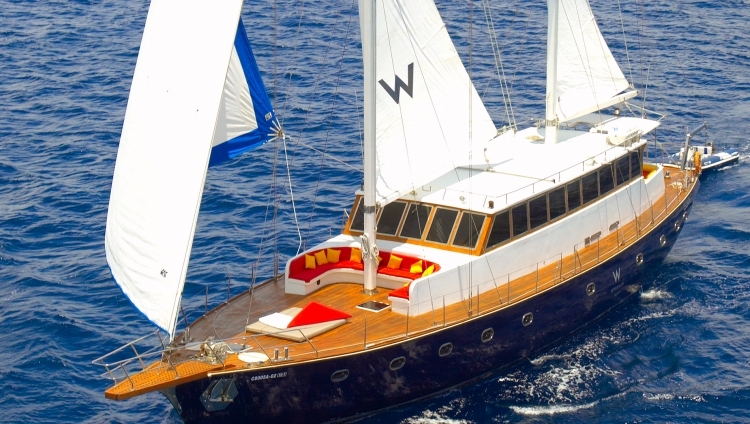 W Retreat & Spa - Escape Luxury Yacht
